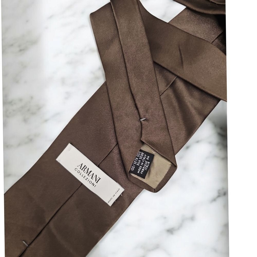 Armani Collezioni Classic Brown Silk Tie - Elegant Professional‎ Neckwear